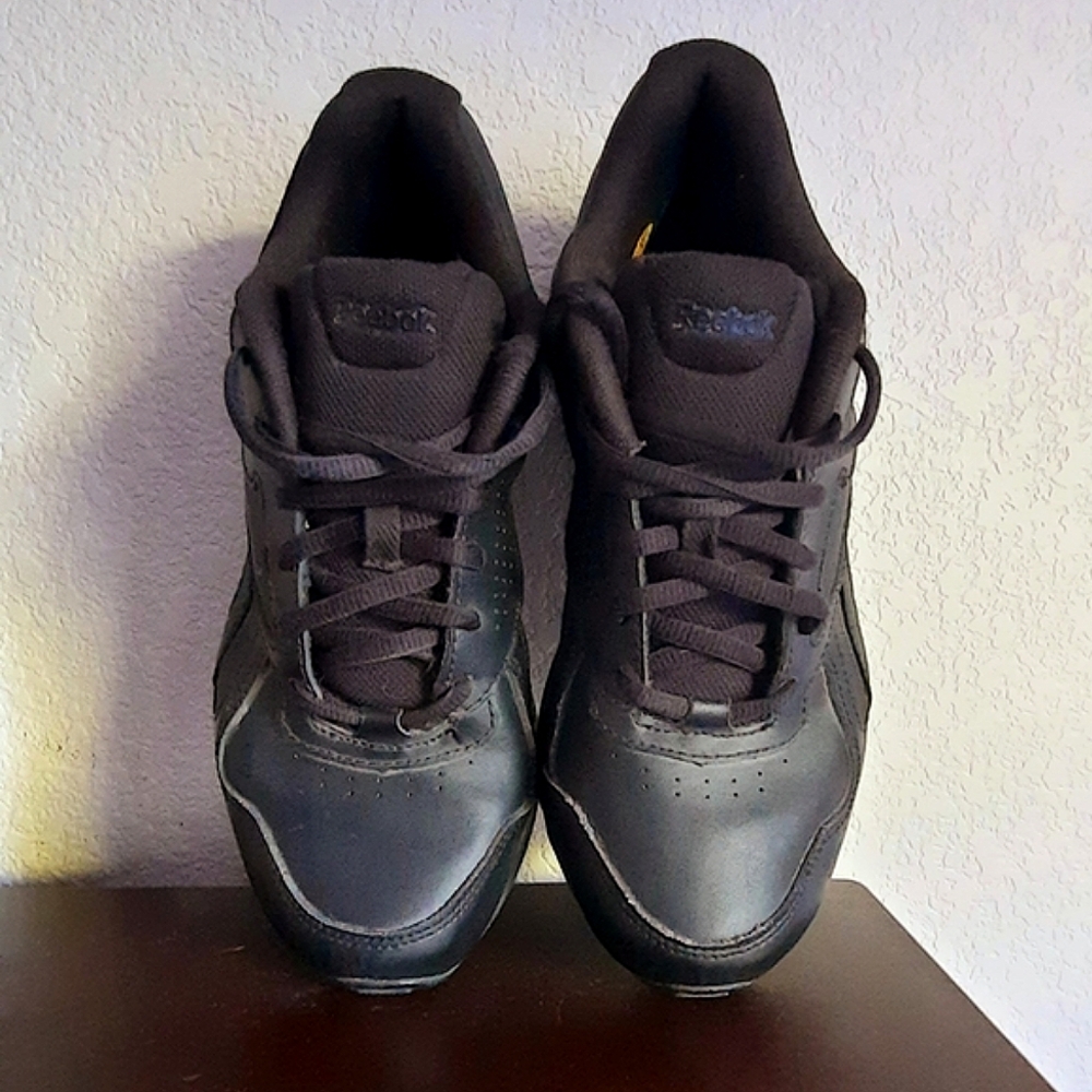 Woman's Reebok Black Athletic Sneakers SZ 7